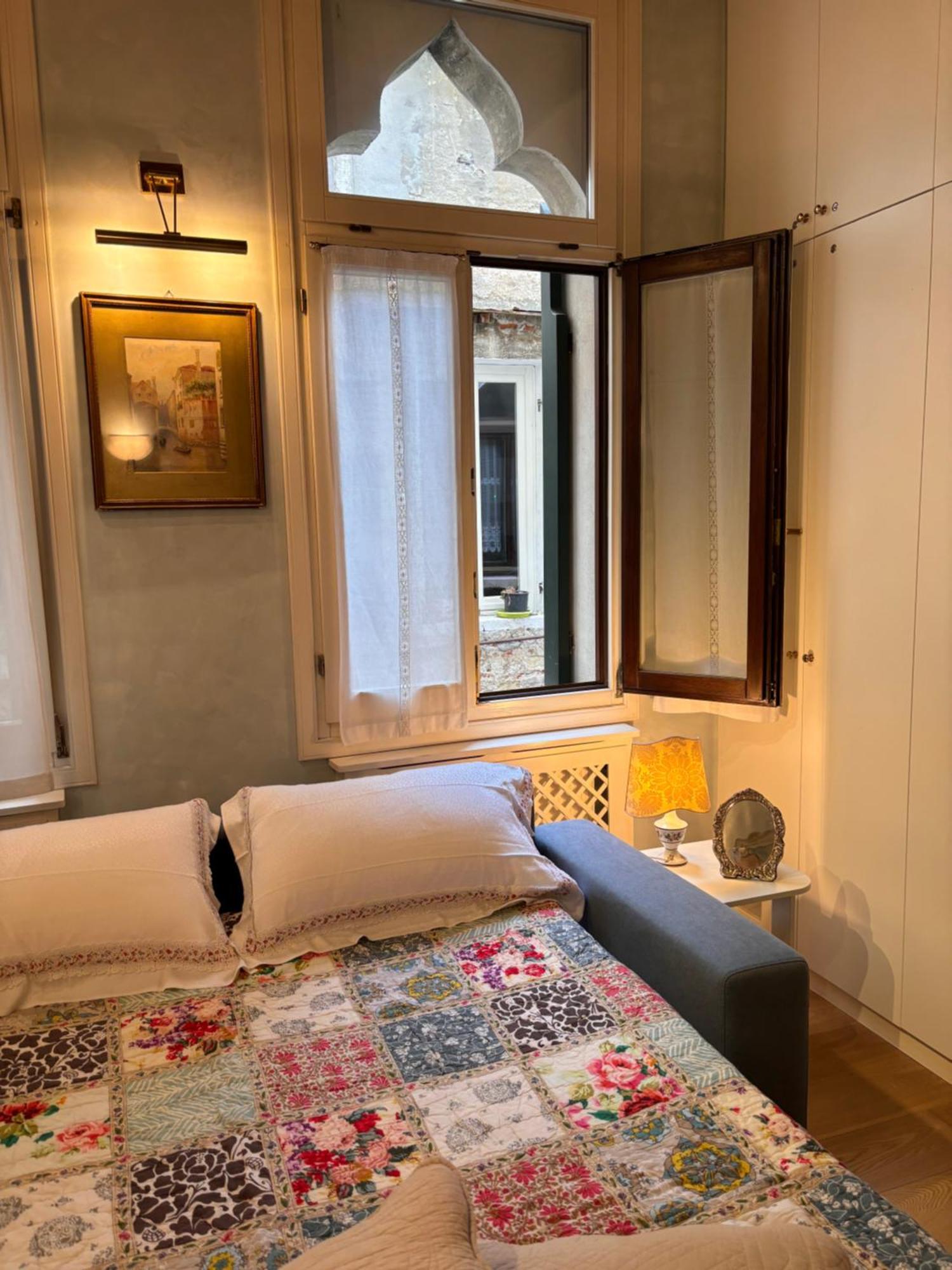 Albrizzi Charme Apartment Венеция Экстерьер фото